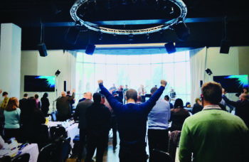 Powerful Worship during the Envision Conference