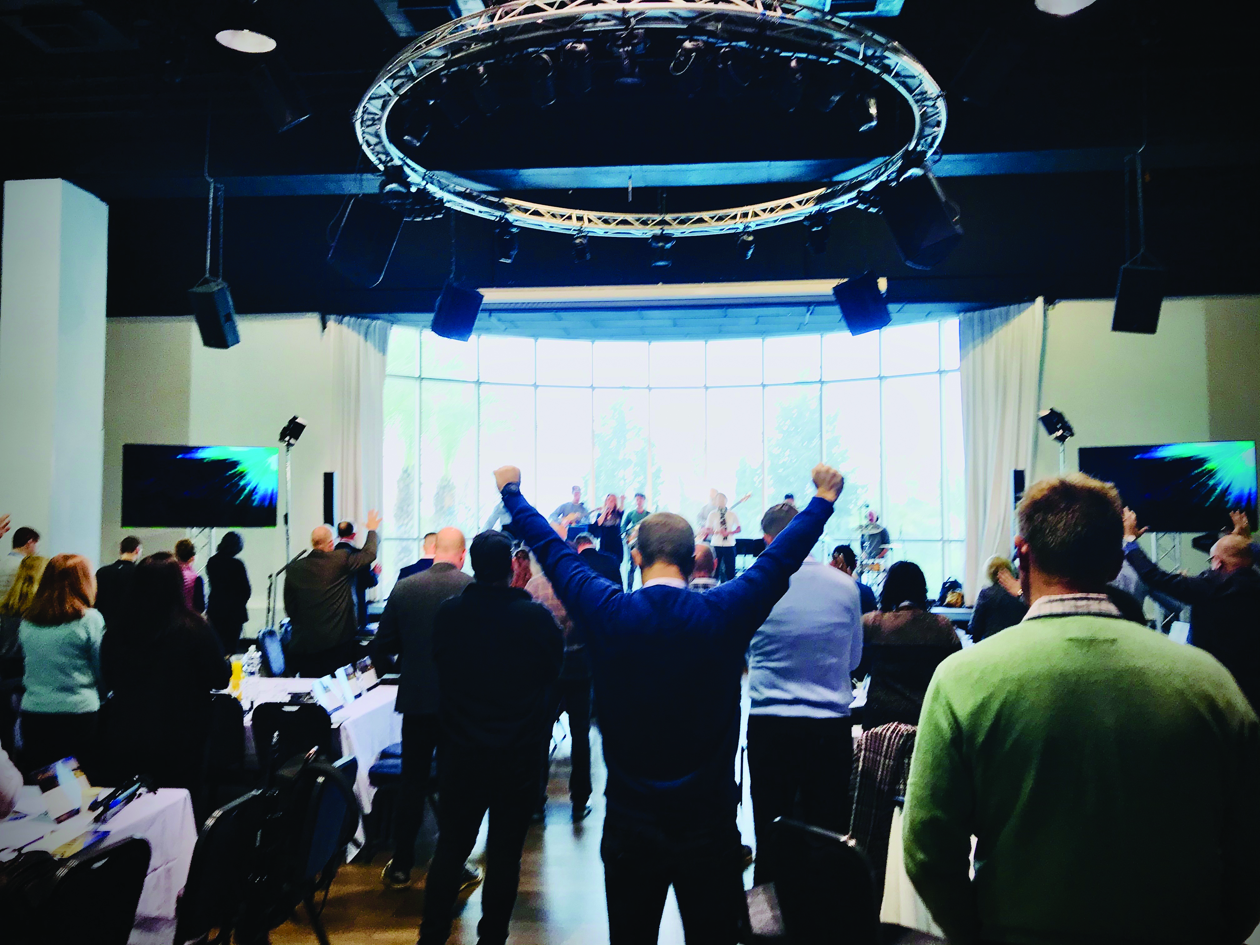Powerful Worship during the Envision Conference