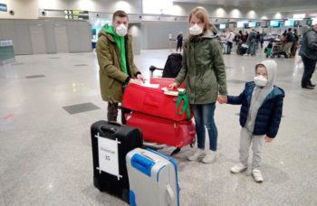 Russian Olim at the airport