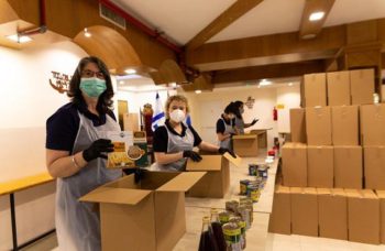 Passover preps at Hineni