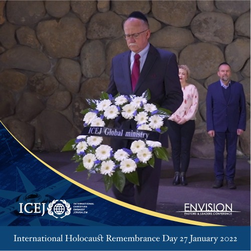 Barry Denison laying ICEJ wreath at Yad Vashem