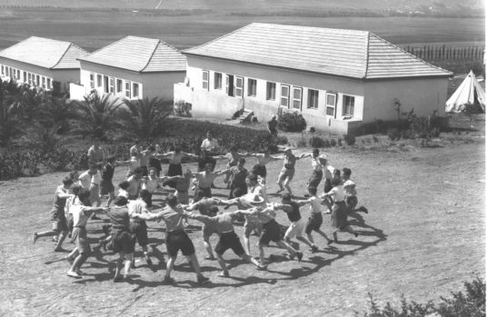 Youth Aliyah dancing the Hora