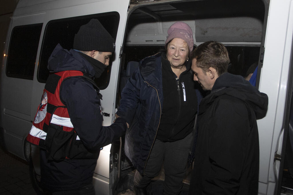 Ukraine Aliyah Holocaust survivor Liliya arriving from Kyiv