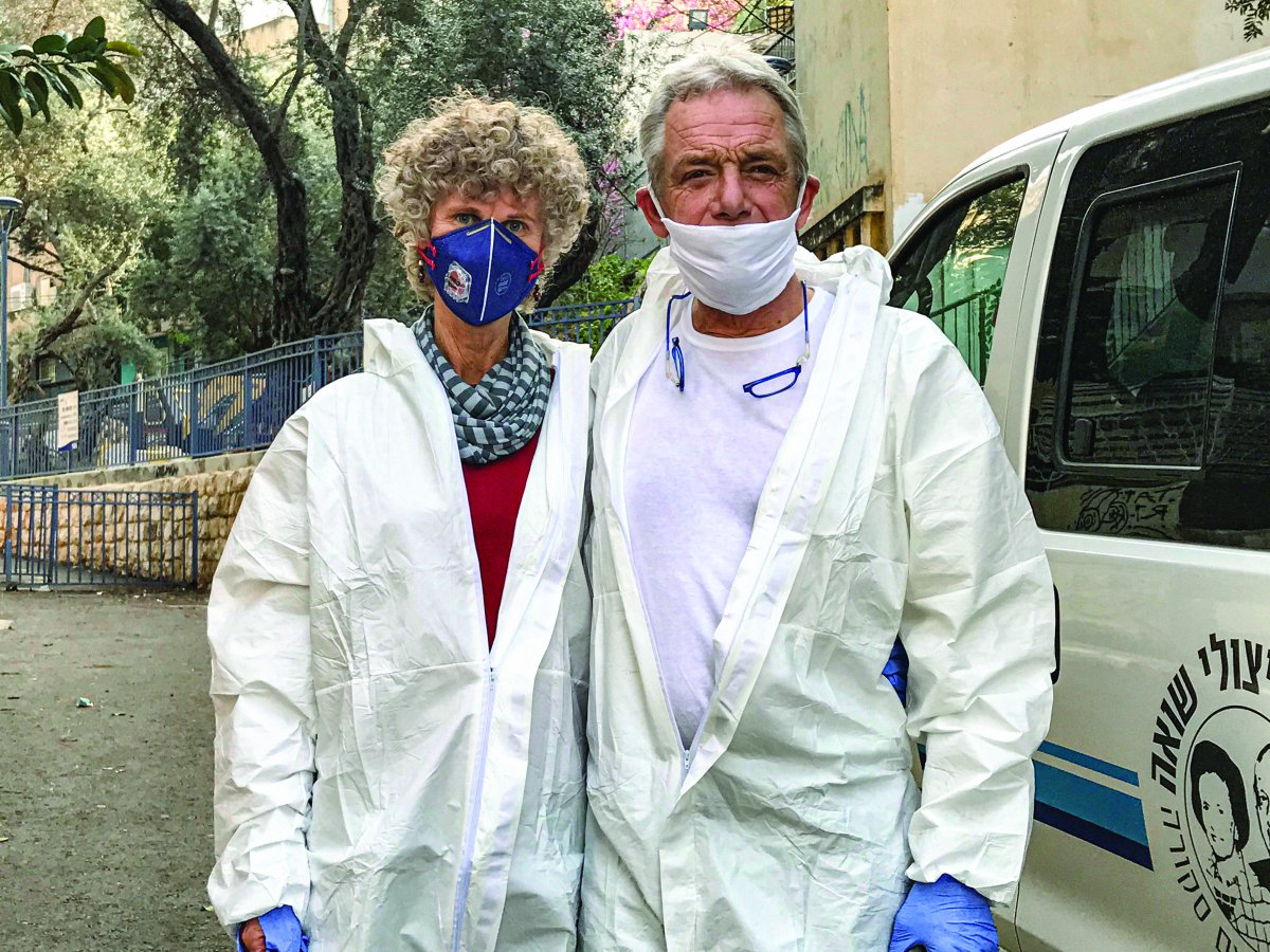 Will and Yudit Setz in protective Corona gear