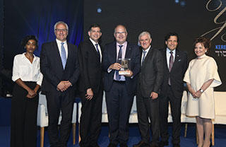 ICEJ President receives Yakir award