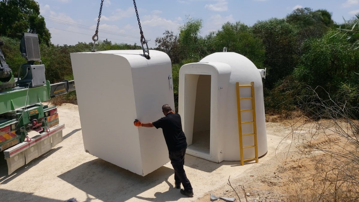 Shelter being assembled