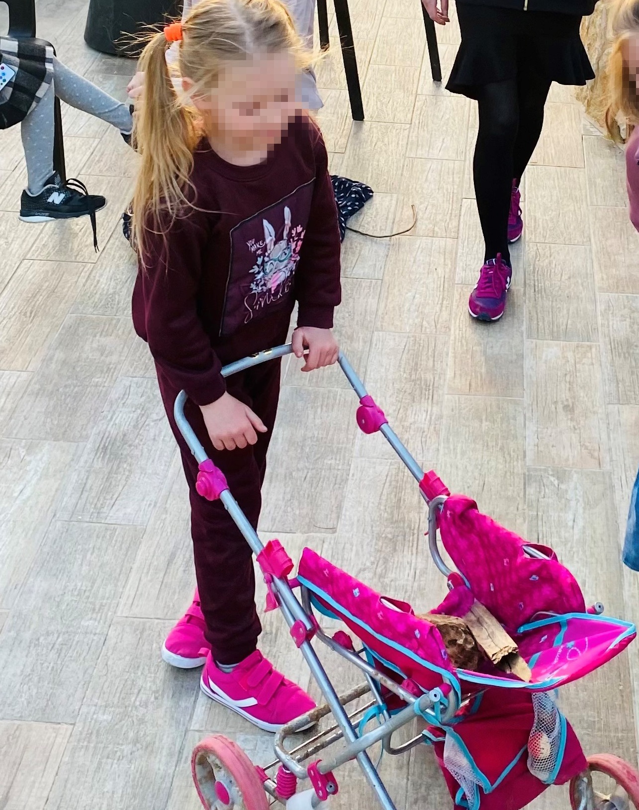 Aliyah Ukraine Children with toys