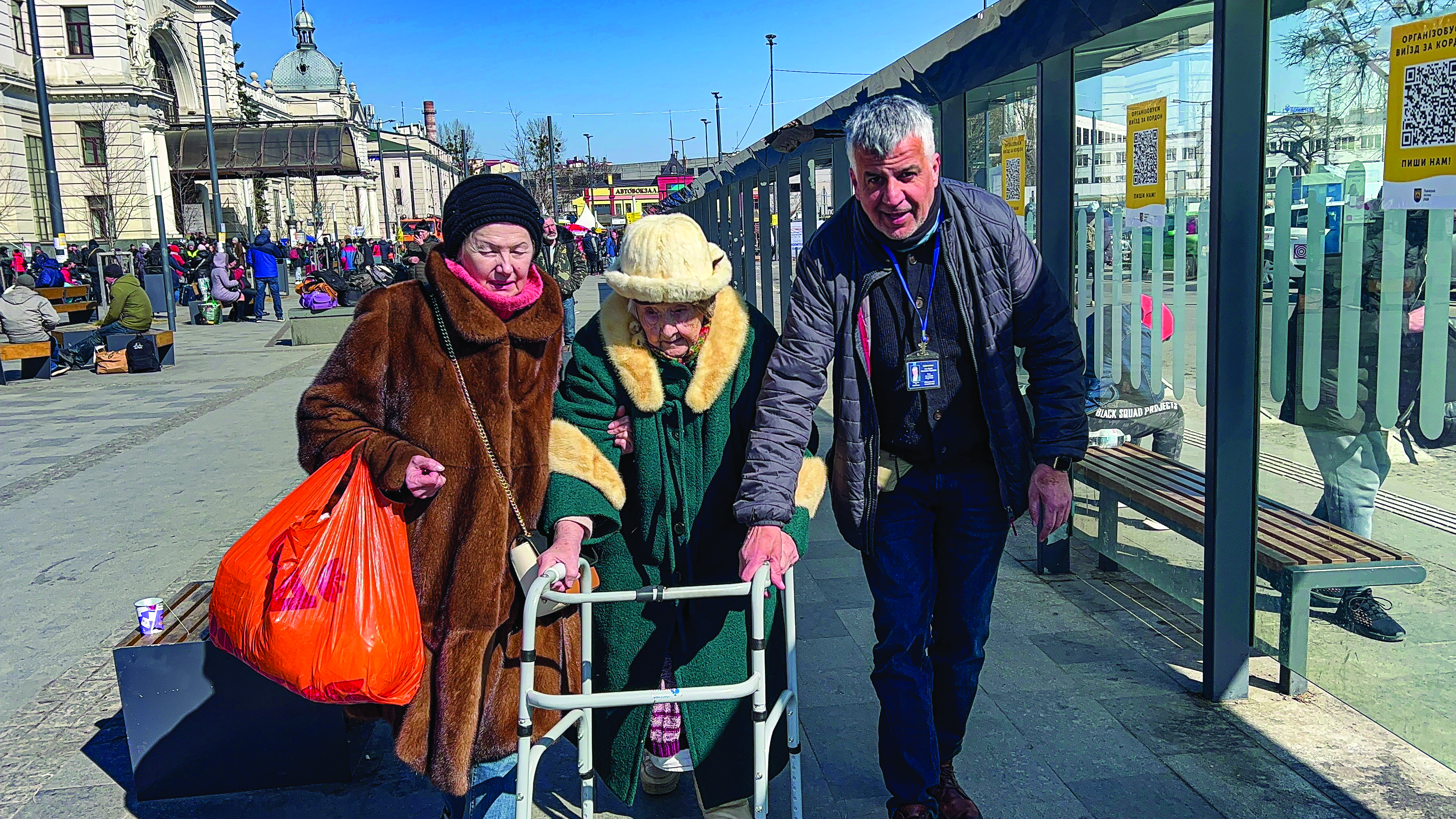 Shimon Sabag Helping Holocaust Survivor