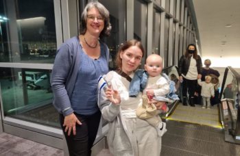 Aliyah meeting Ukrainian Jews at the airport