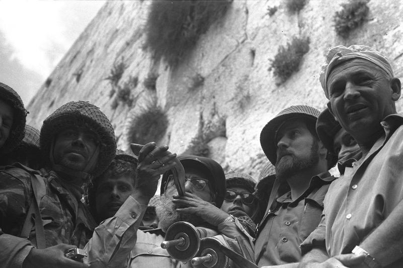 Rabbi Shlomo Goren at Kotel Liberation