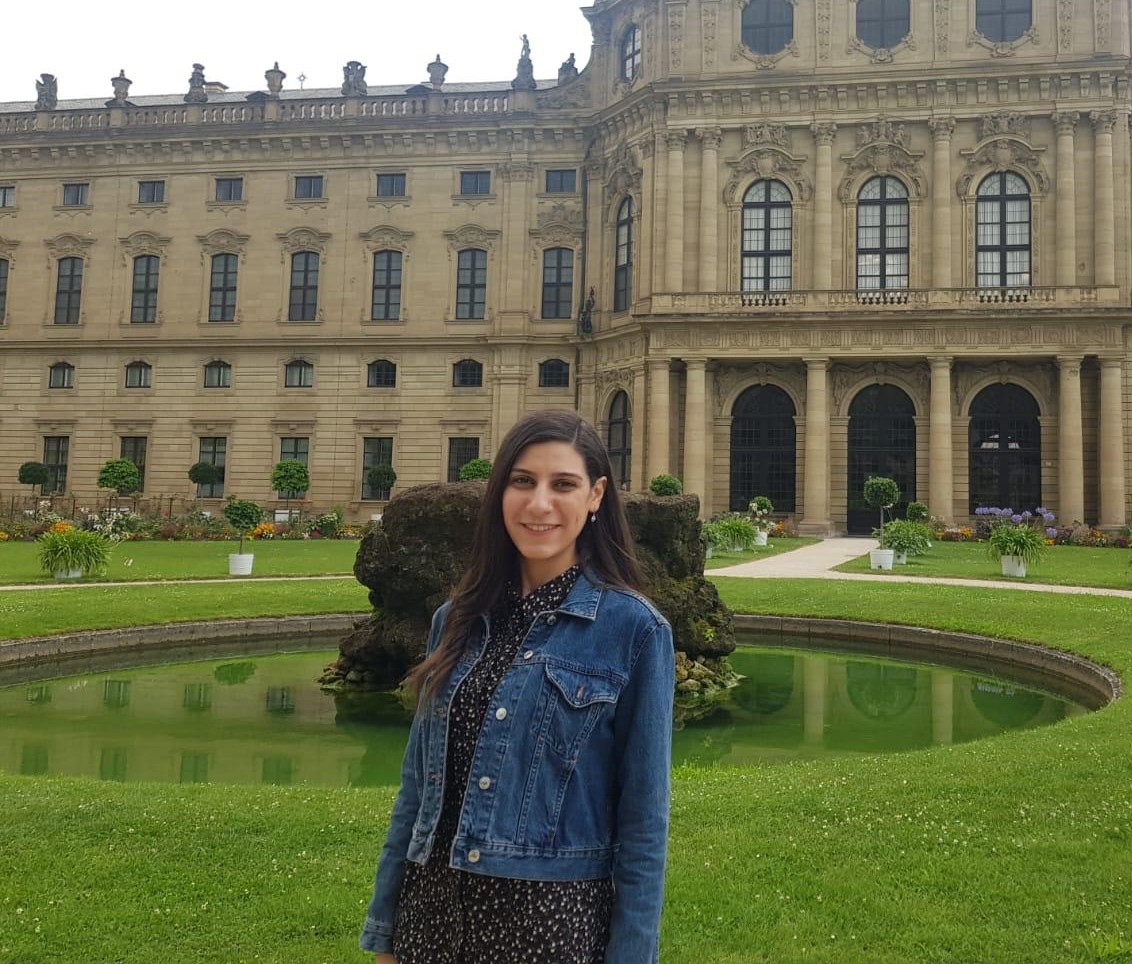 Rand, young Arab women on hi-tach computer course