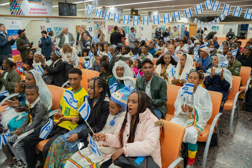 Ethiopian Jews arrive in Israel