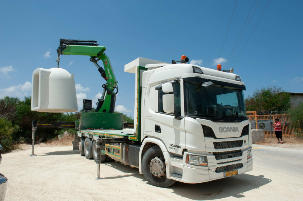 Shelter being delivered