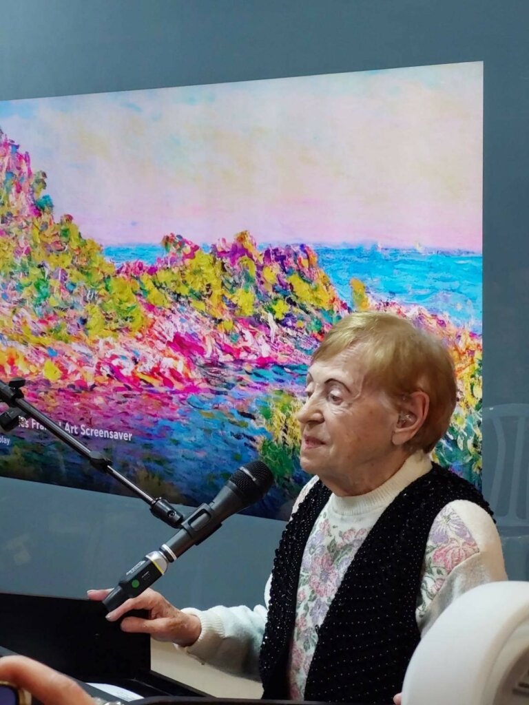 Mania speaks at Holocaust memorial day
