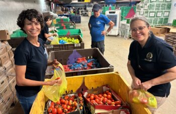 Packing food at Rishon LeZion