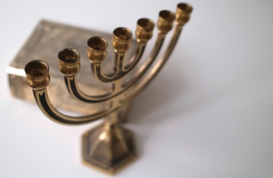 menorah (shutterstock)
