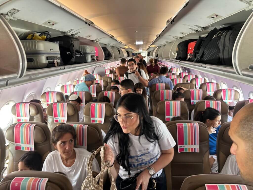 ICEJ-sponsored French flight