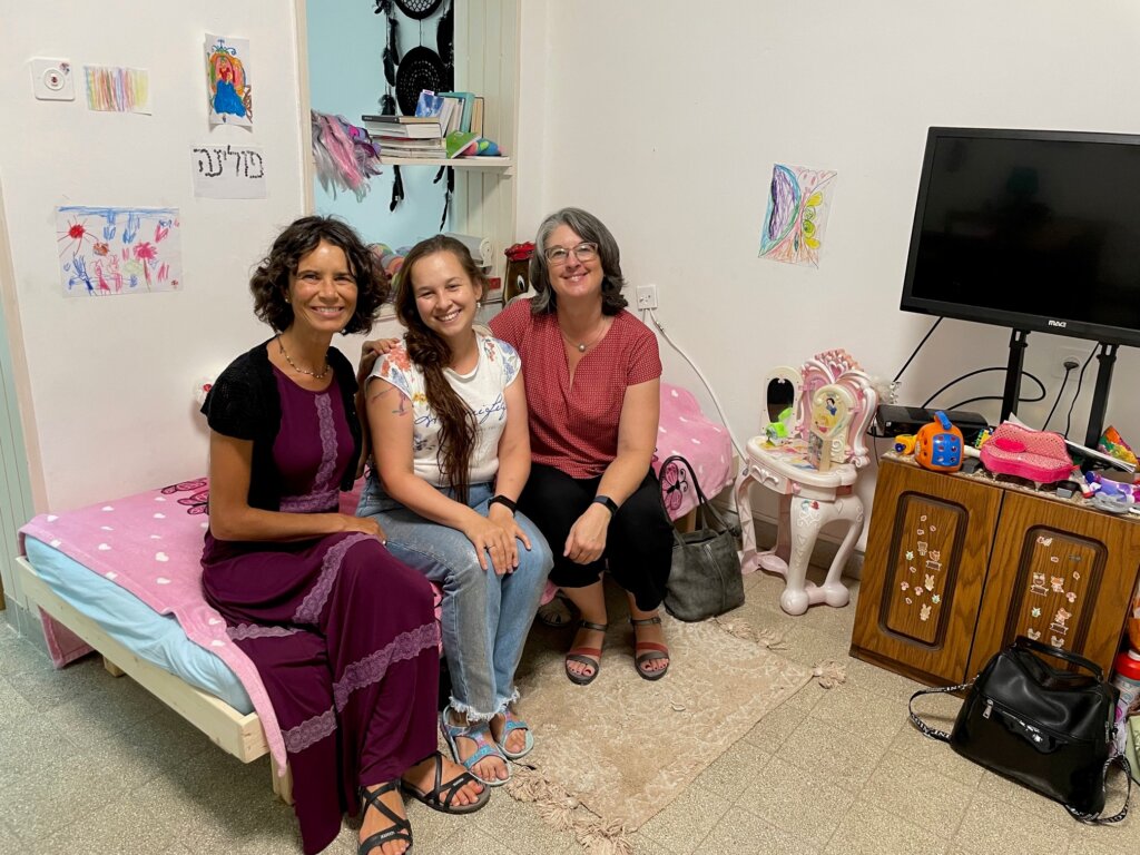 Children's bed for immigrant Anna